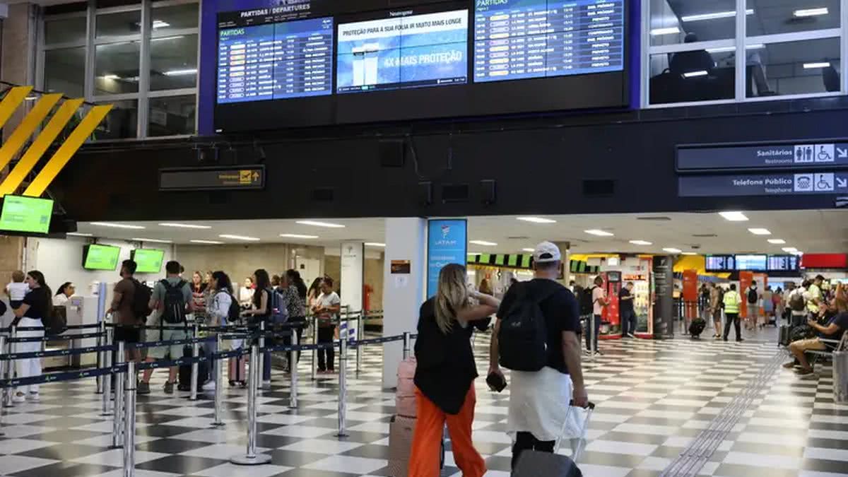 Preço das passagens aéreas pode subir até 20% com alta do querosene de aviação, dizem especialistas