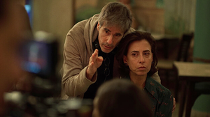 Walter Salles dirigindo Fernanda Torres em 'Ainda Estou Aqui' (2024) - Sony Classics