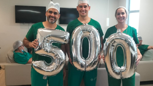 Em ação, o cirurgião Gustavo Mendonça, coordenador do Programa de Cirurgia Robótica da Santa Casa de Maceió - Assessoria