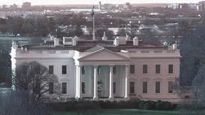 Imagem Serviço Secreto atira em homem armado perto da Casa Branca