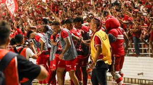 Jogadores do CRB comemoram tetracampeonato estadual - Crédito: João Marcelo Cruz / TNH1