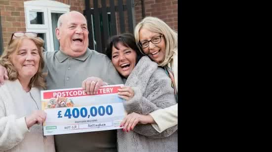 Ex-Manchester que escapou de desastre aéreo ganha na loteria aos 82 anos - @peoplepostcodelottery