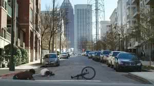 Imagem O Residente: Conrad desafia a dor depois de ser atropelado por uma bicicleta