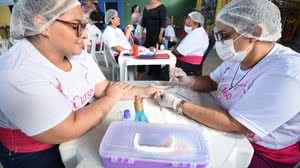 Um dos cursos ofertados é o de manicure e pedicure - Alexandre Teixeira/Ascom Seduc
