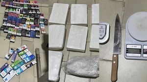 Droga e cigarros apreendidos durante a ação policial - Foto: Cortesia/PCAL