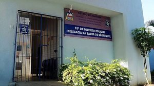 Imagem Homem é preso após tentar matar o irmão gêmeo a facadas