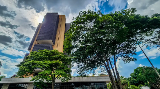 Aumento foi maior para famílias que para empresas - Foto: Agência Brasil