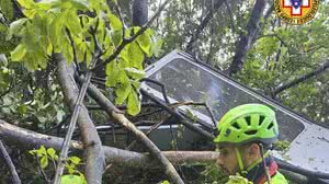 Cabine de teleférico despenca na Itália - Divulgação / Italian Alpine and Speleological Rescue Corps