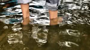 População deve ficar atenta a doenças causadas pela água contaminada. - Foto: Reprodução/Secom Maceió