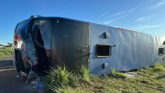 Gestante dá à luz após sobreviver a grave acidente com ônibus em MG - Lorena Barros e Rafael Leite / Folhapress