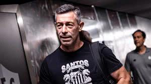 Santos demite Pedro Caixinha após três rodadas sem vitória no Brasileirão - Raul Baretta / Santos