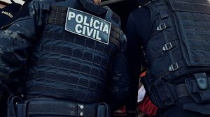 Suspeito de 61 anos tentou fugir, mas foi capturado próximo à divisa entre Alagoas e Pernambuco - Foto: Cortesia/PCAL