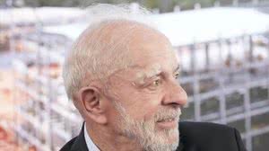 Lula aparece com curativo na testa após procedimento para retirar pinta - Cadu Gomes / Vice-Presidência da República