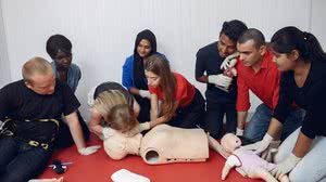 Imagem Assembleia aprova lei que prevê formação de profissionais em primeiros socorros nas escolas