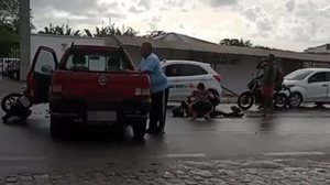 Acidente aconteceu na Avenida Jorge Barros Montenegro, a principal via do bairro - Foto: Reprodução