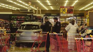 O motorista, que é idoso, teve um mal súbito e perdeu o controle da direção do carro - Foto: Pc Repórter