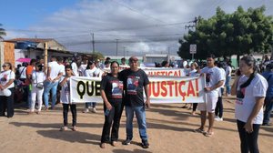 Pais de Gabriel Lincoln lideram ato que pede Justiça pela morte do jovem - Victor Fernando/Divulgação Rádio Sampaio