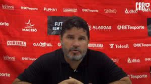 O técnico Eduardo Barroca em coletiva após o empate entre CRB e Amazonas - Reprodução / CRB TV