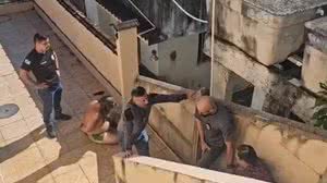 Filhos são presos no RJ por manterem cadáver do pai em casa - Divulgação / PCRJ