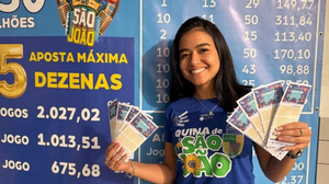 Imagem Ganhador da Lotofácil cumpre promessa e dá 10% do prêmio à funcionária da lotérica que vendeu bilhete fiado