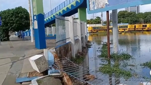 Imagem Muro no Cepa cai após fortes chuvas na capital alagoana