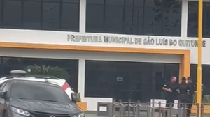 Agentes da Polícia Federal estiveram na sede da Prefeitura de São Luís do Quitunde, nesta quinta - Foto: Reprodução