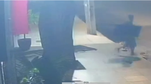 Estabelecimento comercial na Jatiúca é invadido por criminoso - Foto: Reprodução