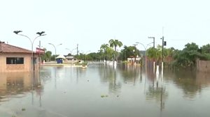 Ruas da cidade do Pilar totalmente alagadas - Foto: Reprodução/TV Pajuçara