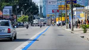 Faixa Azul na Avenida Fernandes Lima, principal corredor de transportes da capital. - Foto: Arquivo Secom Maceió/ Pei Fon