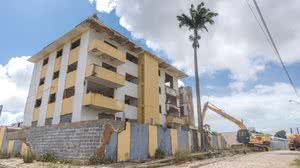 Metodologia utilizada é chamada de “desconstrução”, recomendada mundialmente para demolições de imóveis de grande porte em áreas urbanas - Foto: Arquivo Secom Maceió