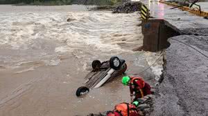 Chuvas causaram enchentes, deslizamentos, bloqueios de rodovias e evacuações emergenciais - Foto: Agência Brasil