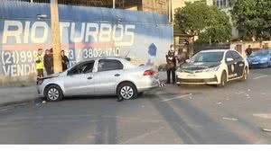 Dois homens são mortos a tiros na avenida Brasil, no Rio, e polícia apura se foram confundidos com milicianos - Reprodução / TV Globo