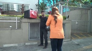 Imagem Motoboy é alvo de preconceito no quadro "E Se Fosse Você?", no Hoje em Dia