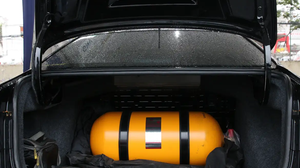 O acidente ocorreu na madrugada de sábado, durante o abastecimento do cilindro de um veículo com gás natural veicular (GNV) - Foto: Agência Brasil