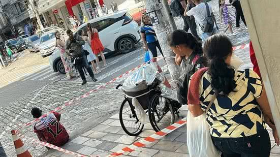 Homem é preso após circular com corpo do avô em cadeira de rodas pelo centro de Manaus - Reprodução / TV Globo