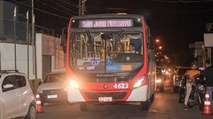 Novo ponto de embarque e desembarque proporciona mais segurança e comodidade aos usuários do transporte público. - Foto: Ascom DMTT