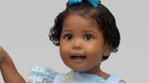 Layla Sofia Menezes, de um ano e 11 meses, foi morta com um tiro na cabeça em Areia Branca - Arquivo pessoal