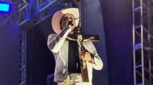 Quem é o 'padre sertanejo' que vai faturar quase R$ 1 milhão no São João - Reprodução / Instagram