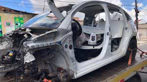 Imagem PM e PC apreendem veículo com queixa de roubo durante a Operação Desmontar