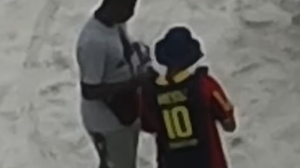 Polícia investiga ligação entre traficantes e ambulantes para enganar turistas na praia - Reprodução