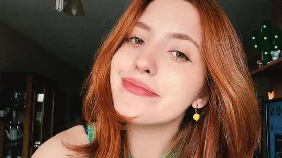 A tiktoker que viralizou narrando histórias da Bíblia em tom de fofoca - Reprodução / Instagram @vevitolas