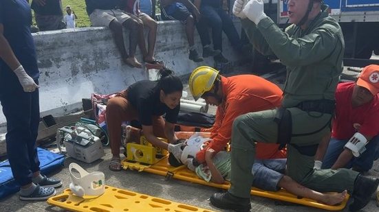 Bombeiros divulgam imagens de resgate no grave acidente em Joaquim Gomes - Divulgação / Corpo de Bombeiros