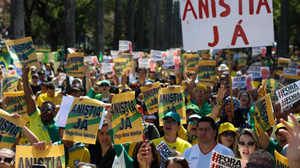 Manifestação em apoio ao ex-presidente Jair Bolsonaro e contra o ministro do STF Alexandre de Moraes, na Praça da Liberdade, em BH. - Foto: Flavio Tavares/O Tempo
