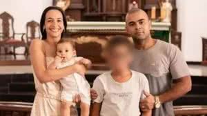 Imagem Polícia apreende namorada de adolescente suspeito de matar os pais e o irmão no Rio