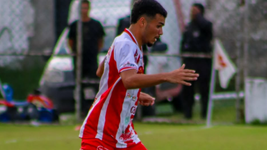 Instagram / ellycarlos07