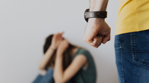 Mulheres em situação de risco podem pedir medida protetiva contra o agressor - Foto: Pexels