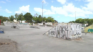 Praça fica ao lado do terminal integrado de ônibus do bairro - Foto: Reprodução/Youtube