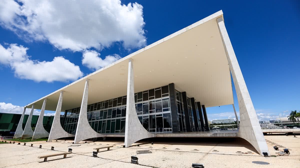 Por unanimidade, STF enquadra caixa 2 como improbidade administrativa