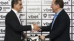 Textor explica demissão de Paiva após Mundial - Vitor Silva / Botafogo