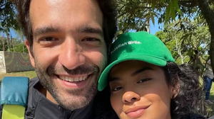 Humberto Carrão e Bella Campos na selfie que gerou memes - Reprodução / Instagram